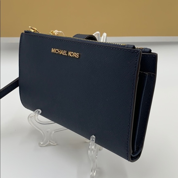 MICHAEL KORS LG DOUBLE ZIP WRISTLET NAVY - Picture 5 of 16